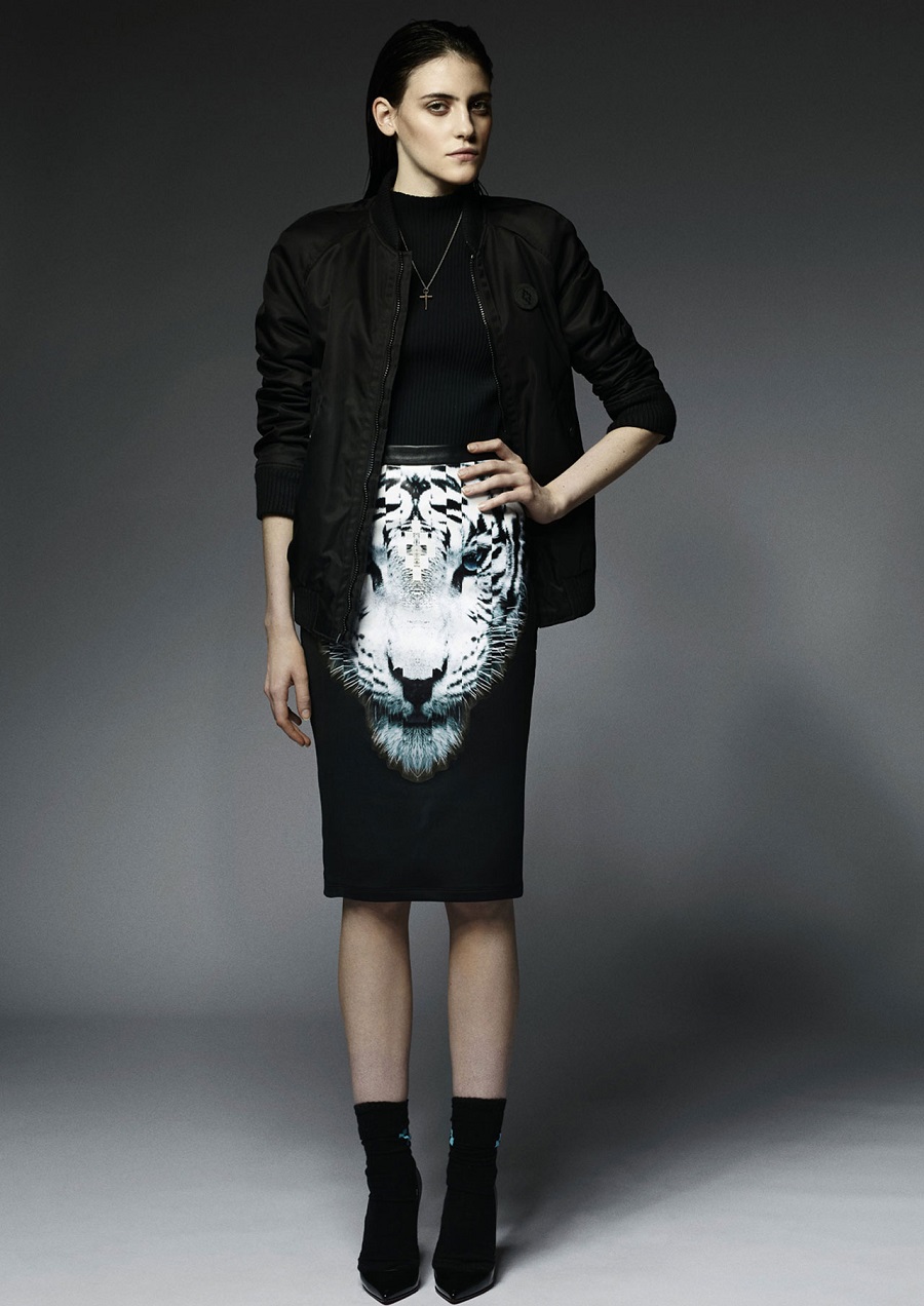 Marcelo-Burlon-County-Of-Milan-Fall-Winter-2014-2015-Womenswear-12-nylon-aviator-tigre-skirt (1)