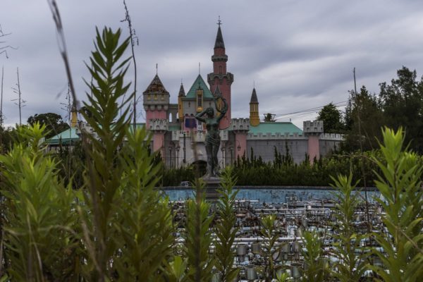 Si può considerare il simbolo del consumismo Giapponese, Nara Dreamland è il parco giochi abbandonato più grande al mondo. Qui il nostro reportage esclusivo!